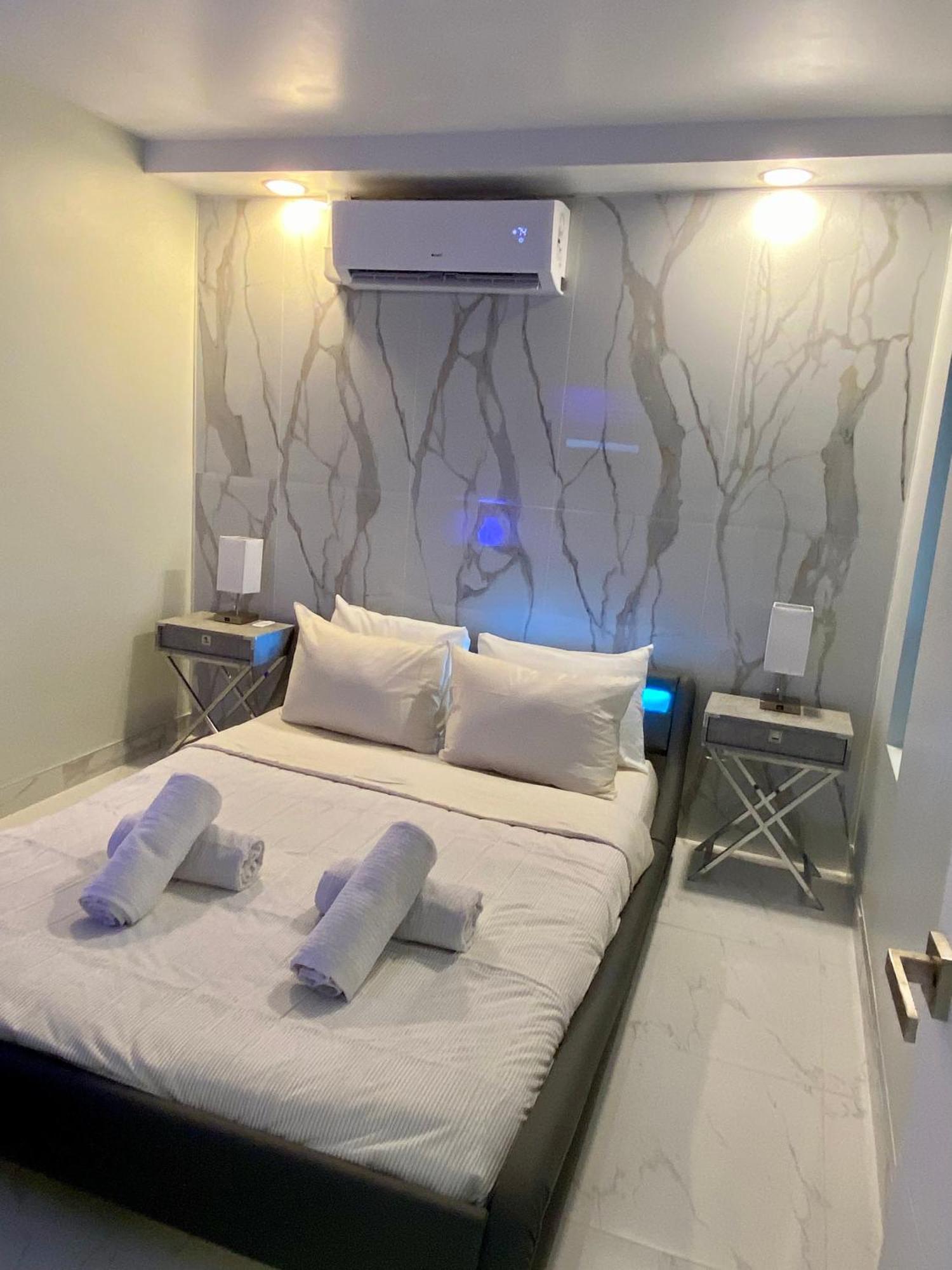 Luxurious Remodeled Direct Waterfront Apartment With Miami Skyline View And Outdoor Terrace Free Parking 5Min Drive To Miami Beach Eksteriør bilde