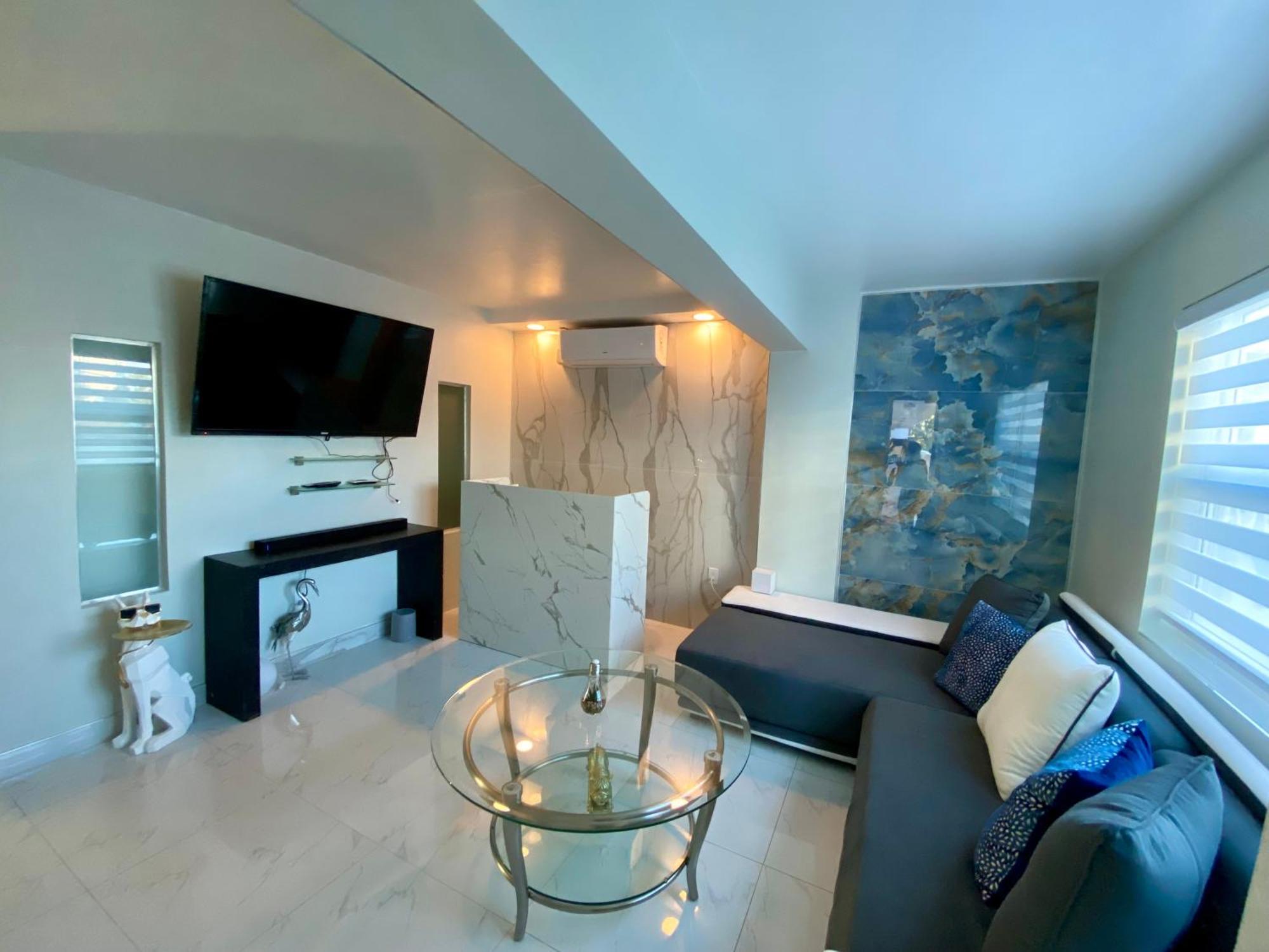 Luxurious Remodeled Direct Waterfront Apartment With Miami Skyline View And Outdoor Terrace Free Parking 5Min Drive To Miami Beach Eksteriør bilde