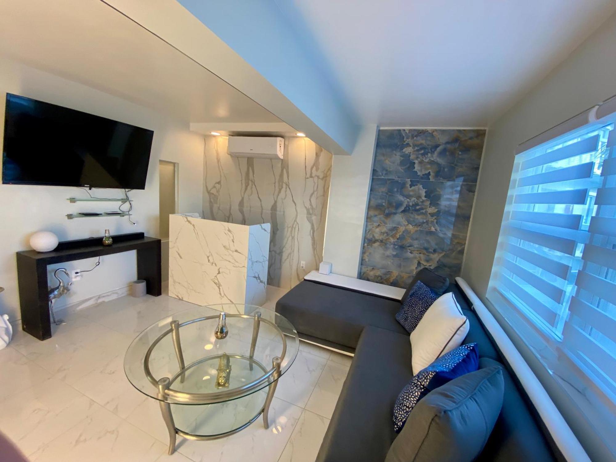 Luxurious Remodeled Direct Waterfront Apartment With Miami Skyline View And Outdoor Terrace Free Parking 5Min Drive To Miami Beach Eksteriør bilde