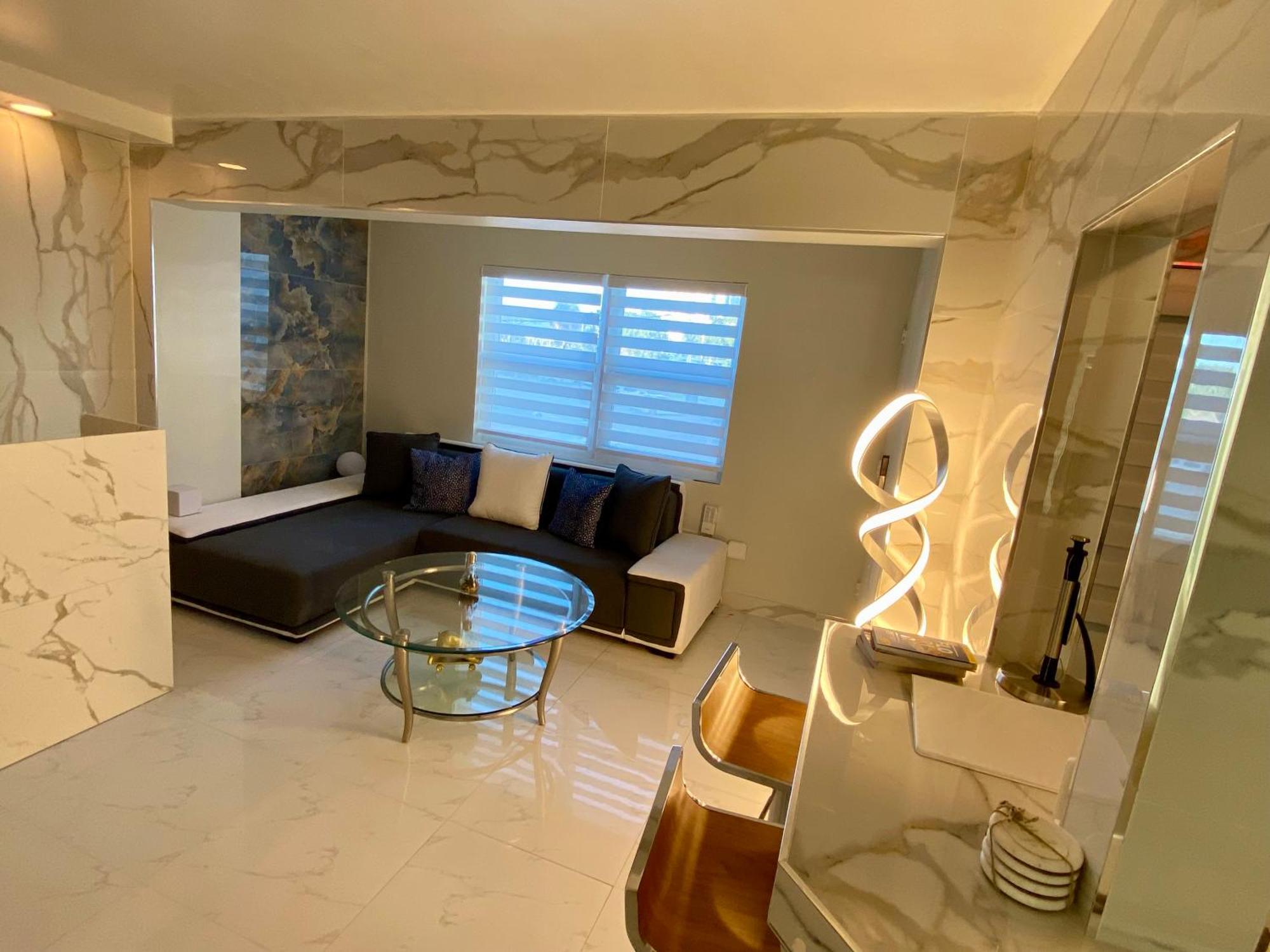 Luxurious Remodeled Direct Waterfront Apartment With Miami Skyline View And Outdoor Terrace Free Parking 5Min Drive To Miami Beach Eksteriør bilde